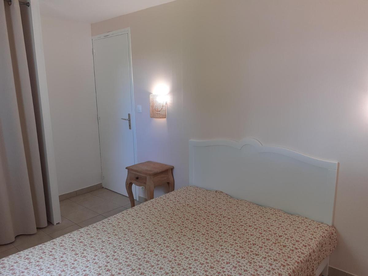 Gard 4-5 Personnes Piscine Et Riviere Apartment *
